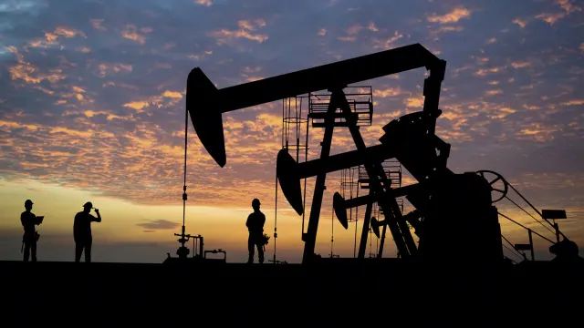 China importierte 2025 trotz rekordhoher Rohölverarbeitung deutlich mehr Rohöl als benötigt