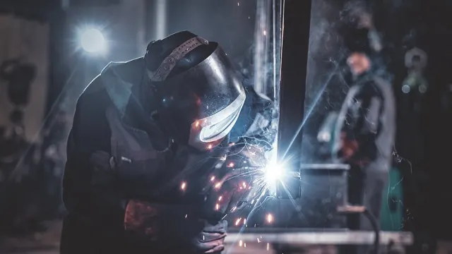 Ausblick auf NVIDIA, Rheinmetall, Tesla, Alibaba und BASF: technische Analyse mit Ralf Fayad