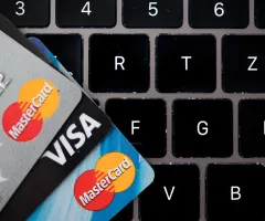 Kreditkartenanbieter stellen Betrieb in Russland ein