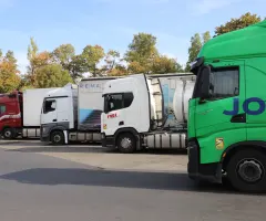 Fahrverbot ausgesetzt - erste Laster rollen am Sonntag