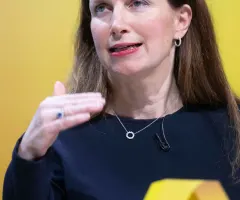 Commerzbank setzt sich höhere Ziele - Gespräch mit Unicredit