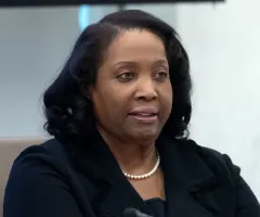 Supreme Court lässt Fed-Vorständin vorerst im Amt