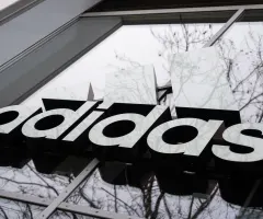 Adidas hebt nach Umsatzrekord Gewinnprognose an