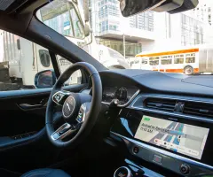 Robotaxi-Firma Waymo stockt Kasse im Wettlauf mit Tesla auf