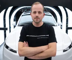 Tesla-Werksleiter lehnt Tarifvertrag ab - IG Metall wirbt