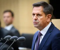 Ministerpräsident Lies: E-Autos für alle attraktiver machen