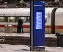 Jeder zweite Zug zu spät - aber Bahn soll sauberer werden