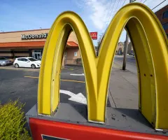 McDonald's über Prognosen nach Fokus auf billigere Menüs