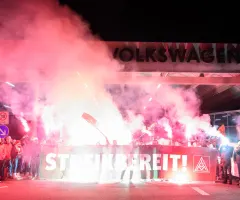 Tarifstreit bei VW eskaliert: Flächendeckende Warnstreiks