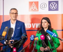 VW-Tarifrunde: Mehr als 6.000 protestieren in Wolfsburg