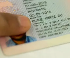Deutschland stellt Zehntausende Fachkräfte-Visa aus