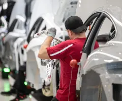Auto-Konzerne wollen Techriesen bei Software entgegentreten