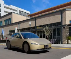 Musk schwärmt nach Tesla-Gewinneinbruch von Robotern