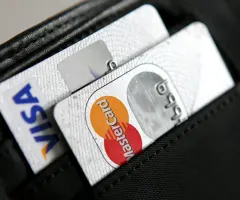Aufsicht untersucht Gebühren von Visa und Mastercard