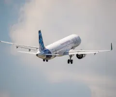 Kleinster Airbus-Langstreckenjet absolviert ersten Flug