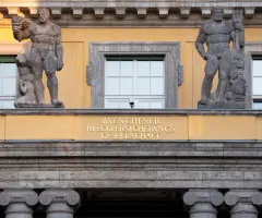 Munich Re will trotz hohen Gewinns vorsichtig bleiben