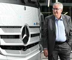 Daimler Truck und Toyota wollen Lkw-Geschäft fusionieren
