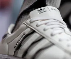 Adidas stellt Abverkauf von Yeezy-Restbeständen vorerst ein