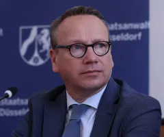 Bremse bei Cum-Ex-Ermittlungen? Kritik an NRW-Justizminister