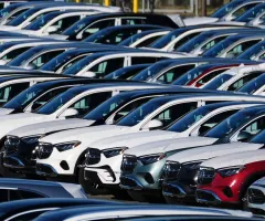China und hohe Kosten: Mercedes-Benz kappt Prognose