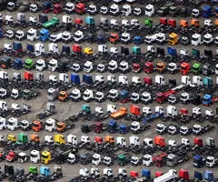 Daimler Truck streicht 5.000 Stellen - Kosten sollen runter