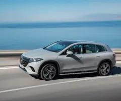Mercedes-Benz präsentiert vollelektrischen Oberklasse-SUV