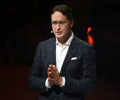 Mercedes-Chef warnt vor politischem Rechtsruck