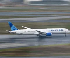 United senkt Gewinnprognose wegen hoher Kerosinpreise