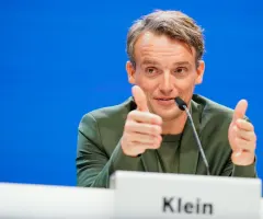 SAP streicht mehr Stellen als geplant - Gewinn wächst stark