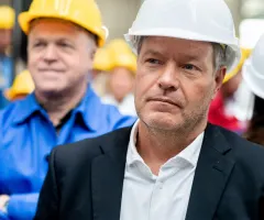 Habeck besucht mitten in VW-Krise Werk in Emden