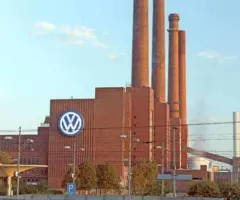VW-Aktie: Warum sie 10,64 % einbricht und 2 gemischte News