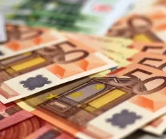 12.345 Euro: Die Antwort auf die Frage, wie viel Geld du in Realty Income für 50 Euro Dividende pro Monat investieren musst