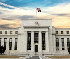 Liegt die USD-Schwäche wirklich an der Fed?