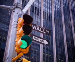 Wall Street: Schwache Konjunkturdaten ziehen der Rally den Stecker – Sonos dank Etappensieg in Patentstreit im Plus, Tesla wegen Sicherheitsprüfung unter Druck