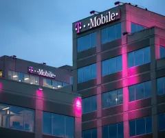 Telekom: Softbank stößt größeres Aktienpaket ab – Aktie setzt Talfahrt fort