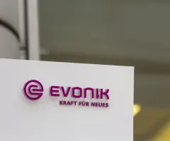 Evonik: SocGen stuft Aktie ab – Analyst befürchtet weitere Anteilsplatzierungen vom Mehrheitseigentümer RAG