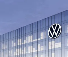 VW-Aktie: Wolfsburger präsentieren ebenfalls einen Gewinnsprung – in China stehen die Bänder allerdings still