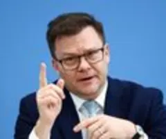 Schneider: Elektroauto-Förderung kann ab Mai beantragt werden