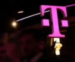Deutsche Telekom hebt Jahresziele erneut leicht an