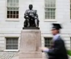 US-Regierung kann Harvard Aufnahme ausländischer Studenten zunächst nicht verbieten