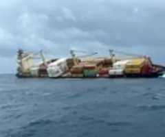 Gesunkenes Containerschiff in Südindien - Behörden bekämpfen Ölteppich