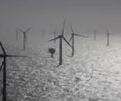 RWE tritt nach Gewinnrückgang bei Investitionen auf Bremse