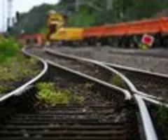 Ziel mehr Industriegüter auf Schiene transportieren - Bund erhöht Förderung