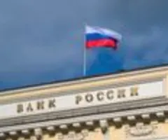 Russische Zentralbank signalisiert inmmitten von Rubel-Talfahrt Zinserhöhung