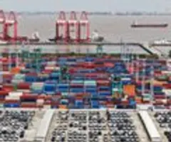 Chinas Exporte legen dank KI-Boom kräftig zu - Handelsüberschuss steigt