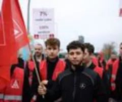 Mehr als 70.000 Beschäftigte bei Warnstreiks der Metallindustrie