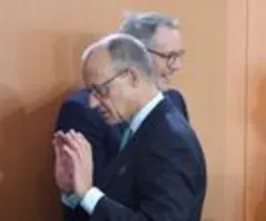 Kabinett setzt Pflegestrukturkommission ein - Auch Begrenzung von Eigenanteil wird geprüft