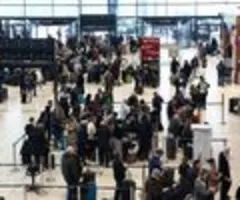 Studie: Tourismus-Boom treibt Flugverkehr an