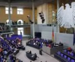 Kühnert verteidigt Autopläne gegen FDP - "Kann probates Mittel sein"