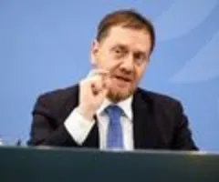 Appell der Ostländer nach Berlin - Nachforderungen bei Rente und Pflege